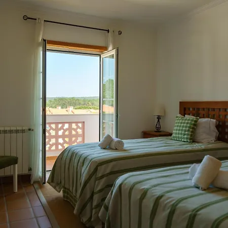 Apartment T2 Espacoso Del Rey, Obidos Piscina Comum, Caravelas
