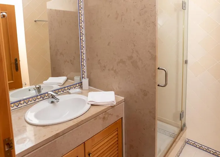 Apartamento T2 Espaçoso Del Rey, óbidos Piscina Comum, Caravelas